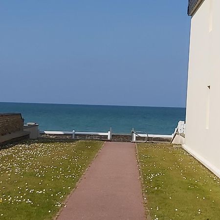 Les Pieds Dans L'Eau - Acces Direct A La Plage Bernières-sur-Mer Exterior foto
