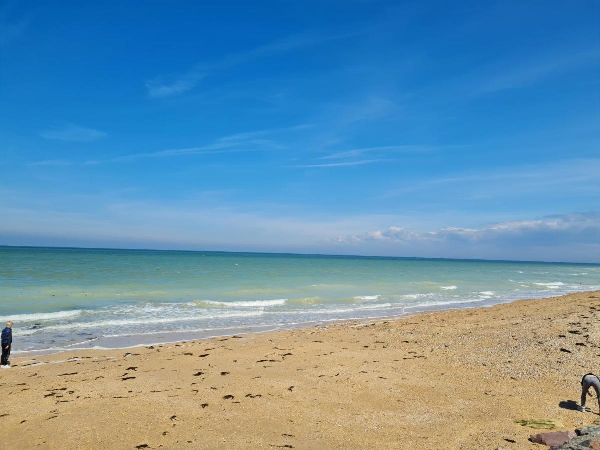 Les Pieds Dans L'Eau - Acces Direct A La Plage Bernières-sur-Mer Exterior foto